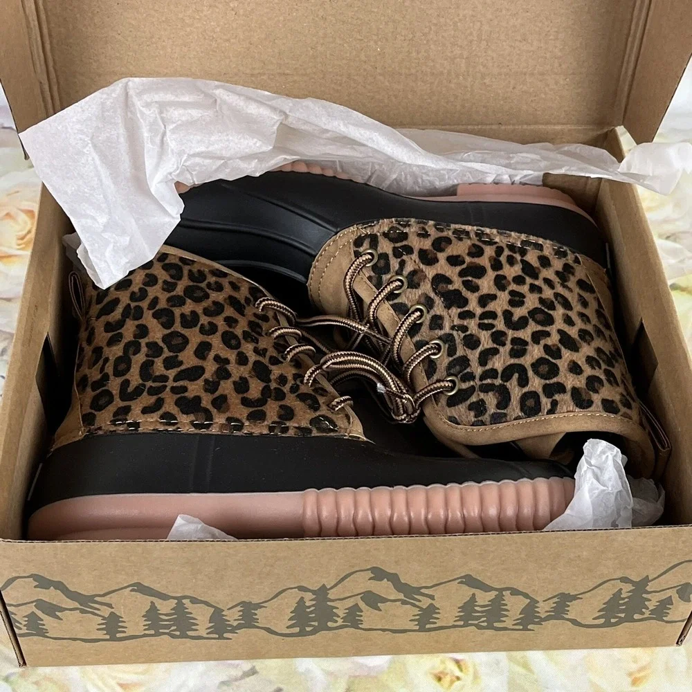 Marley Lilly Duck Boots Size 6 Womens Leopard Cheetah Faux Fur SSM Monogram NEW